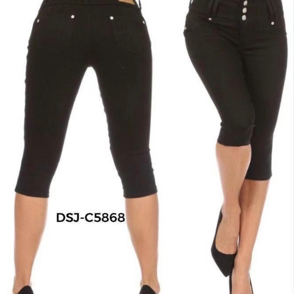new Diva Star Colombian stretch black capri shorts